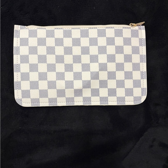 Checkered pouch - Picture 2 of 3